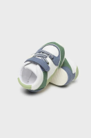 foto кросівки для немовлят mayoral newborn колір зелений